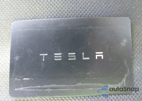 2021 Tesla Model Y Long Range Dual Motor All-Wheel Drive z USA, uszkodzony, nr VIN 5YJYGDEE2MF257923